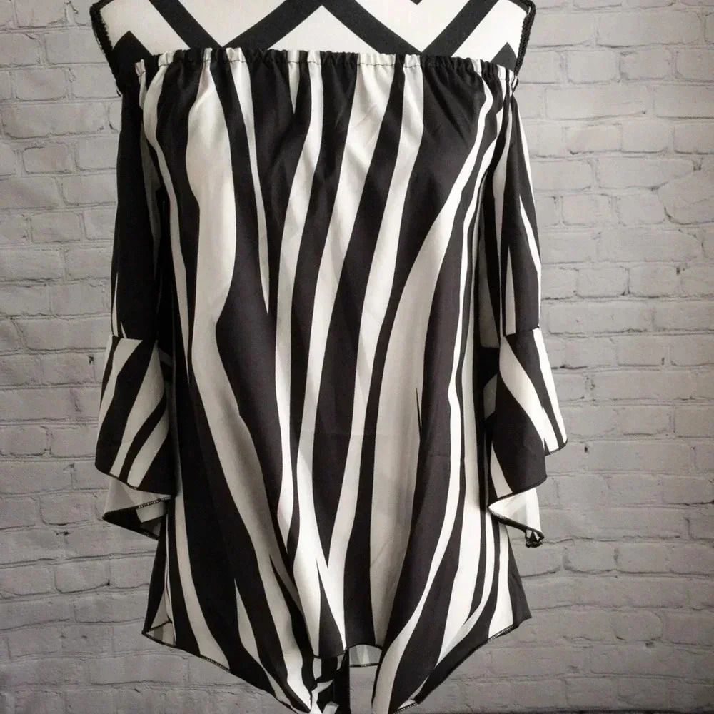 NWT Zebra Print Off The Shoulder‎ Top SM